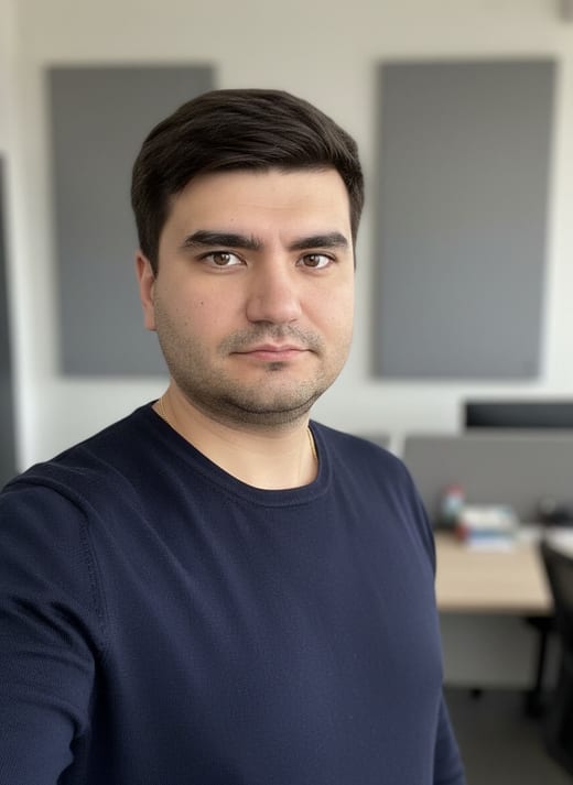 Тихий офис — стоя · крупный план