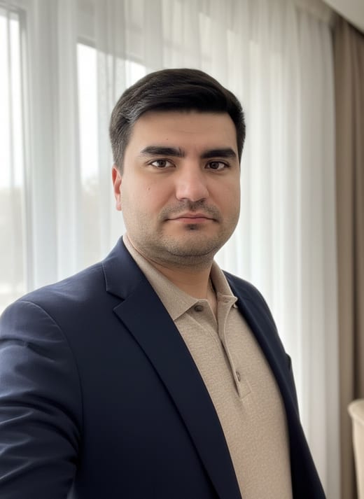 Квартира — окно — стоя · крупный план